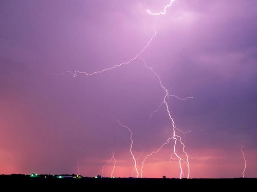 Небо, молнии.